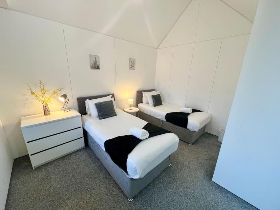 Large Townhouse 5 Beds With Two Parking Spaces - Manchester City Centre Extérieur photo