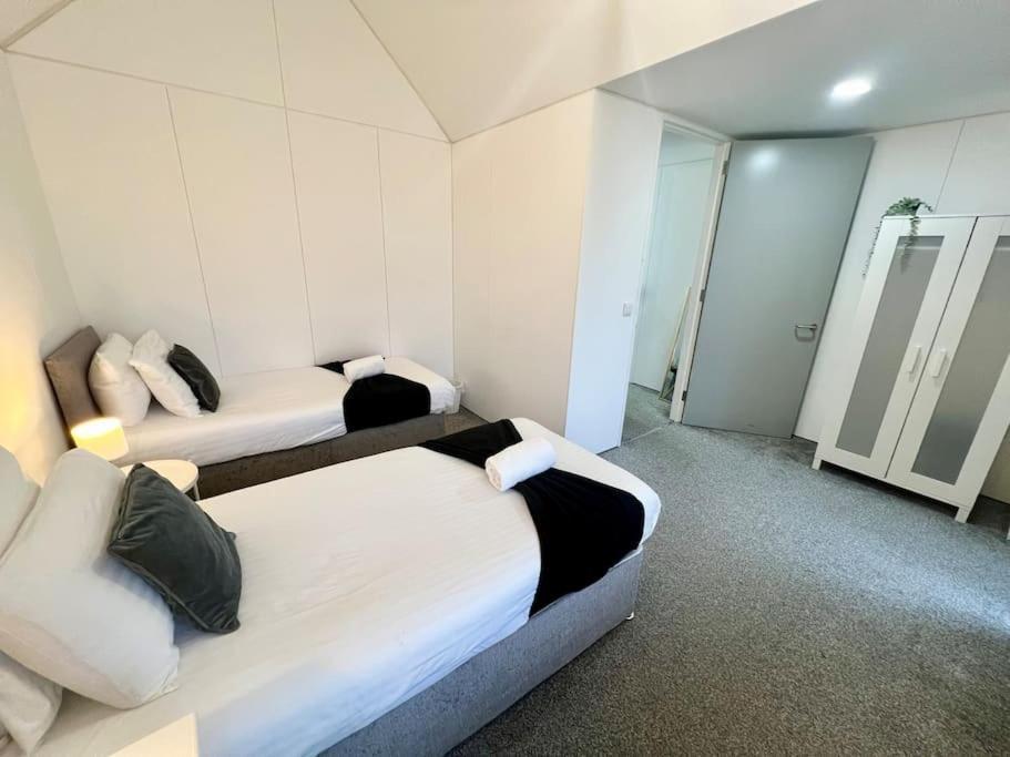 Large Townhouse 5 Beds With Two Parking Spaces - Manchester City Centre Extérieur photo