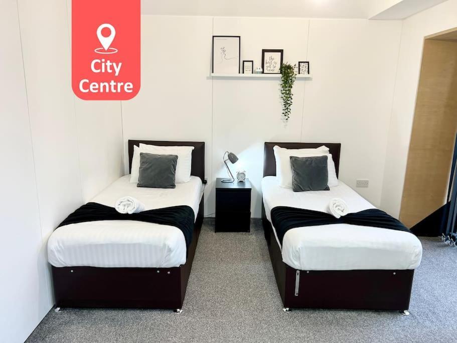 Large Townhouse 5 Beds With Two Parking Spaces - Manchester City Centre Extérieur photo