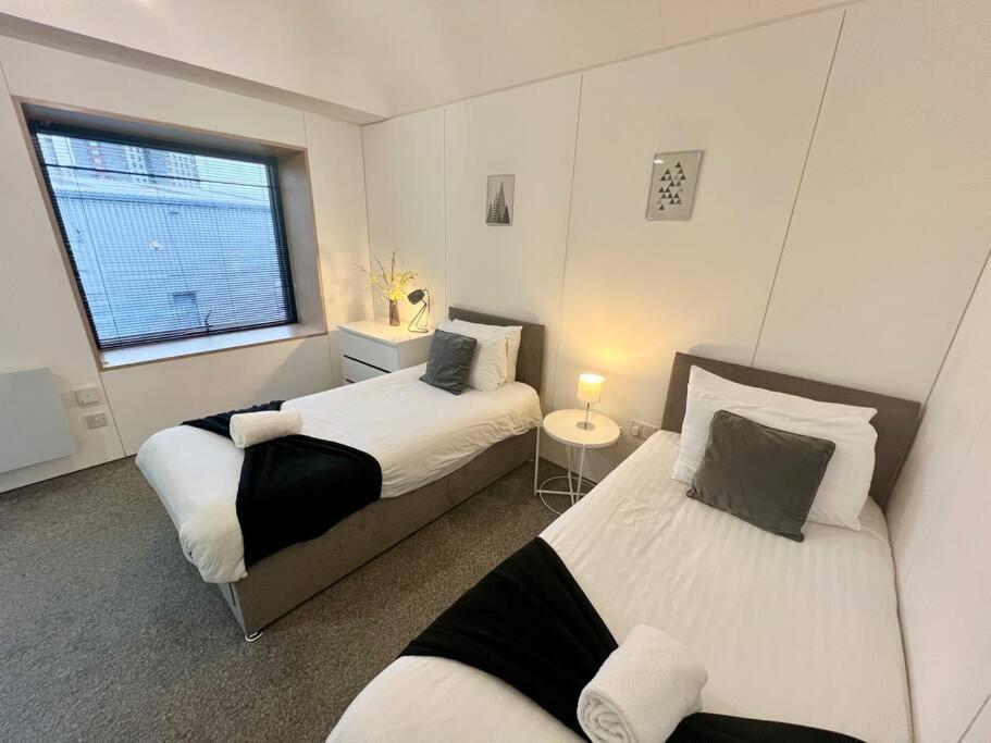 Large Townhouse 5 Beds With Two Parking Spaces - Manchester City Centre Extérieur photo