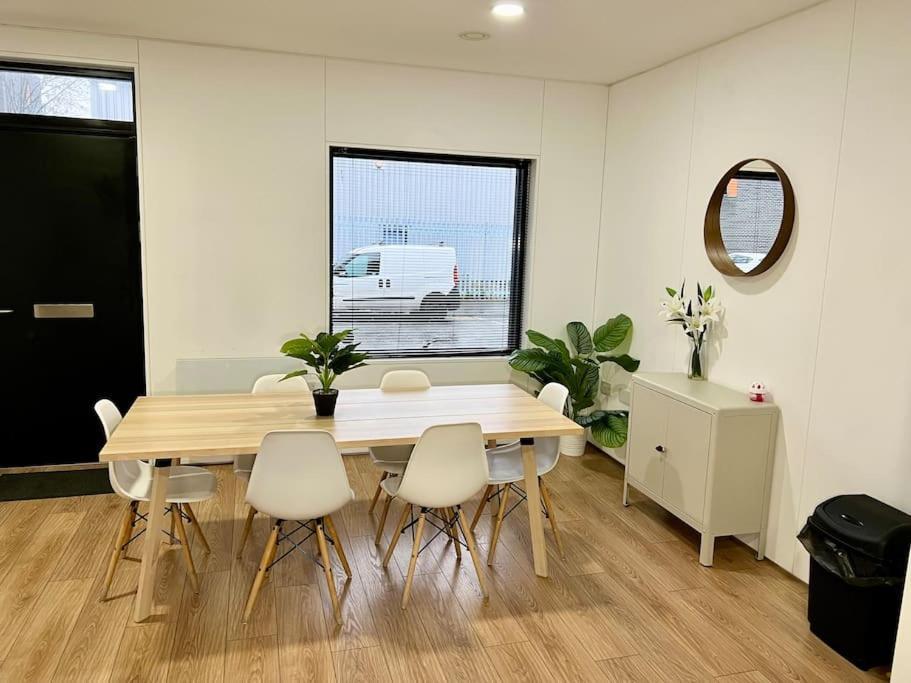 Large Townhouse 5 Beds With Two Parking Spaces - Manchester City Centre Extérieur photo