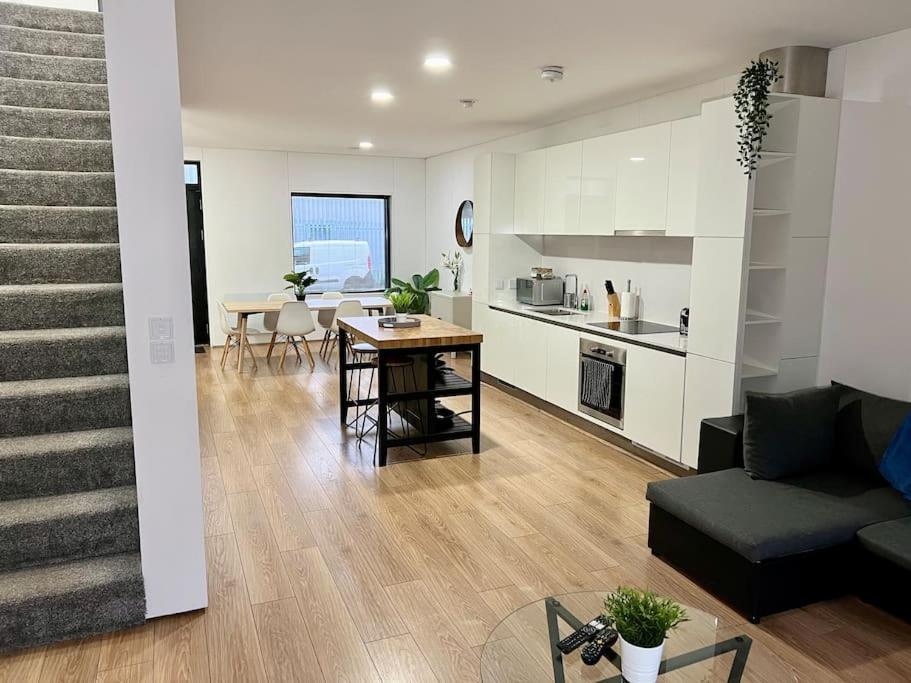 Large Townhouse 5 Beds With Two Parking Spaces - Manchester City Centre Extérieur photo