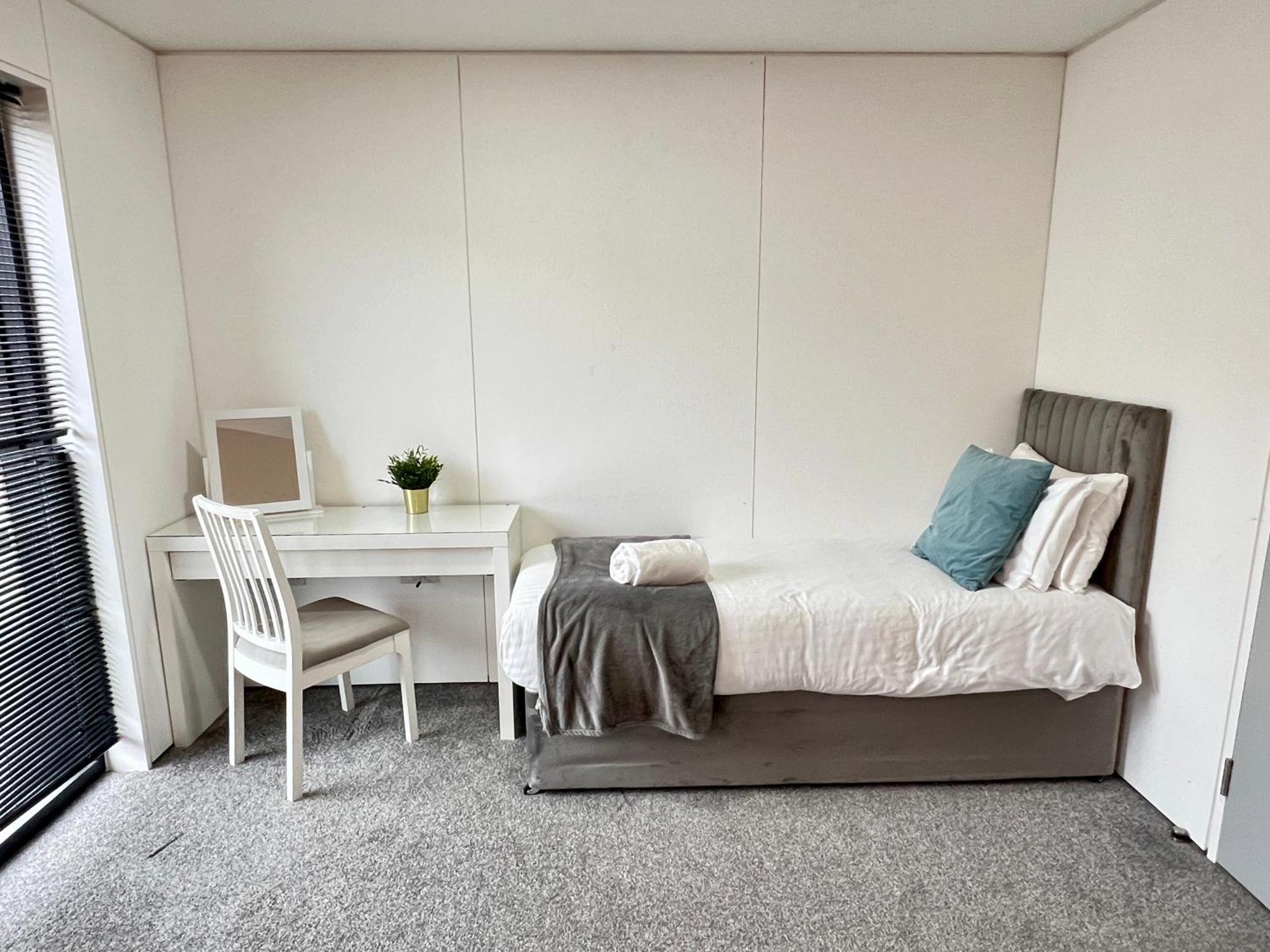 Large Townhouse 5 Beds With Two Parking Spaces - Manchester City Centre Extérieur photo